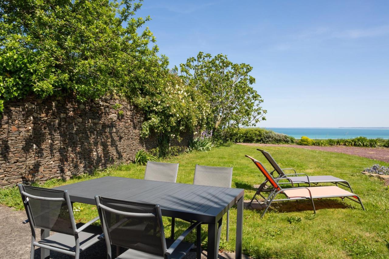 La Metairie-Du-Vauhariot - Vue Mer Et Mont Saint Michel - Piscine Chauffee - Acces Gr34 Cancale Zewnętrze zdjęcie