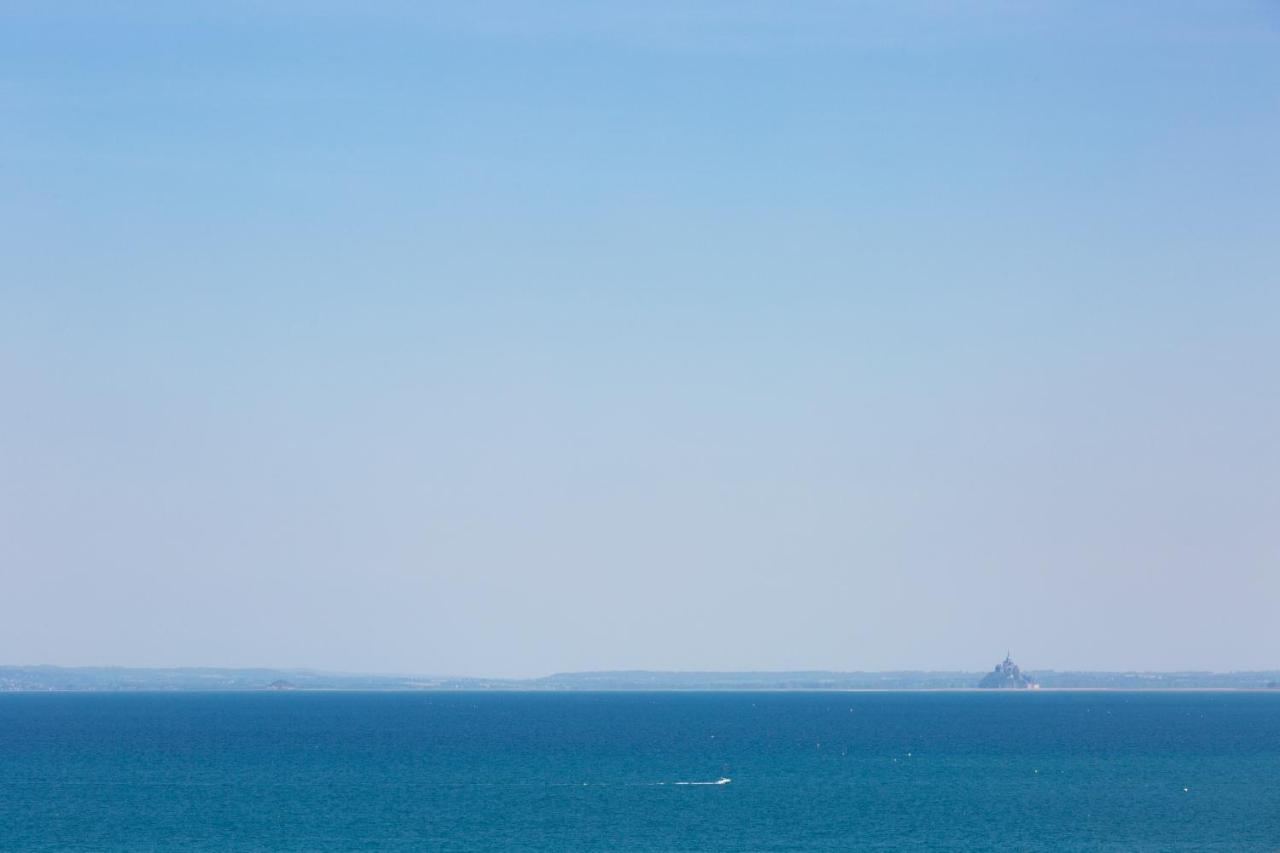 La Metairie-Du-Vauhariot - Vue Mer Et Mont Saint Michel - Piscine Chauffee - Acces Gr34 Cancale Zewnętrze zdjęcie